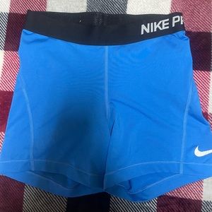 Nike pros size S